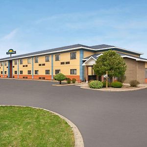 Days Inn By Wyndham Canastota Verona Exterior photo