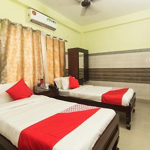 Oyo Surabhi Guest House Siliguri Exterior photo