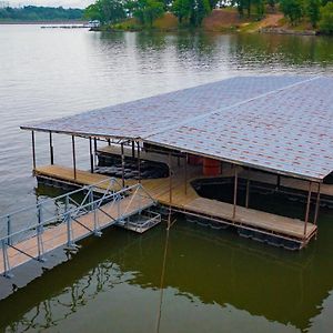 Lakeshore Fishing Cabin #12 , Dock/Boat Slip/Ramp On Location Villa Lake Ozark Exterior photo