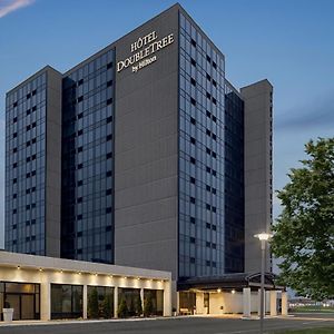 Doubletree By Hilton Pointe Claire Montreal Airport West Hotel Exterior photo