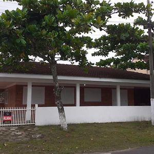 Quartos A Duas Quadras Da Praia E Proxima A Ilha Do Mel Hotel Pontal do Parana Exterior photo