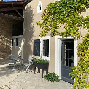 Gite Des Abeilles - Cosy, Rural & Tranquil With Shared Pool Apartment Chives Exterior photo