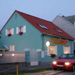 Penzion Kapitan Hotel Jindrichuv Hradec Exterior photo