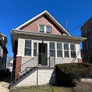 Sunny 2 Bedroom Apartment West Of Chicago In Quaint Forest Park Center Exterior photo