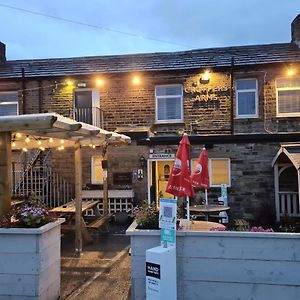 Croppers Arms Hotel Huddersfield Exterior photo