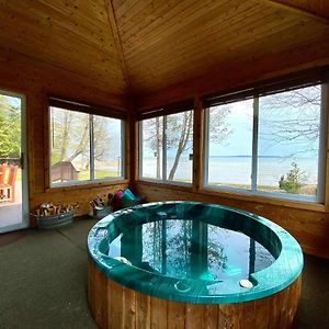 Lakeside Lodge Saint Ignace Exterior photo