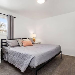 Bright & Modern Flat - King Bed - Near Downtown Apartment Mount Clemens Exterior photo