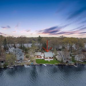 Waterfront Lake House Villa East Hampton Exterior photo