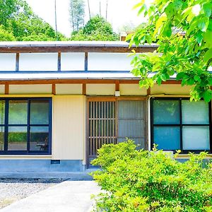 四万十川まで歩いて行ける 一棟まるっと貸し切りの宿 Gu Apartment Shimanto  Exterior photo