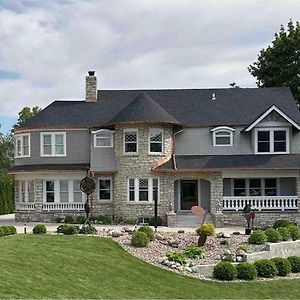 Historical Oscar Lofquist House In The Heart Of Des Moines Apartment Exterior photo