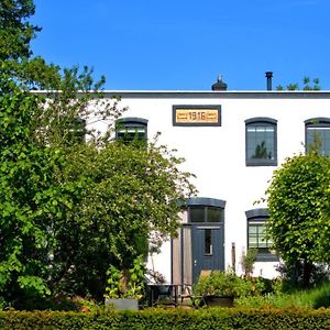 Sfeervolle Bovenwoning Uit 1916 Met 2 Slaapkamers Hooghalen Exterior photo