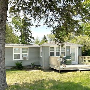 Miss Jane'S Cottage Saint Ignace Exterior photo