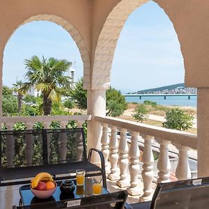 A3 - Seafront Apt With Balcony 1 Min To Beach Apartment Trogir Exterior photo