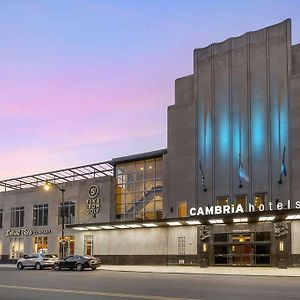 Cambria Hotel Detroit Downtown Exterior photo