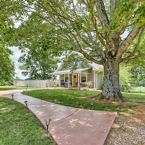 Cozy Tennessee Abode With Private Hot Tub And Fire Pit Villa Winchester Exterior photo