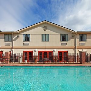 Holiday Inn Express & Suites Camden Exterior photo