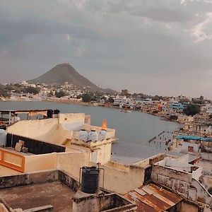 Hotel Nirvana Rooftop Pushkar Exterior photo