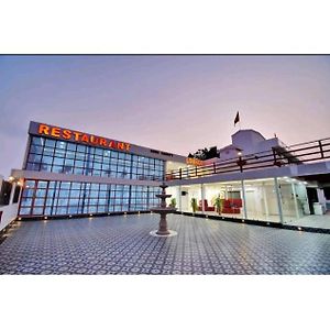 Gods County Hotels & Resorts Tarapith Exterior photo