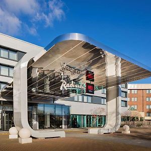 Radisson Hotel & Conference Centre London Heathrow Exterior photo