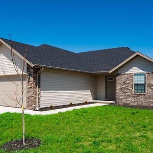 New! Beautiful And Spacious Home Ozark Exterior photo