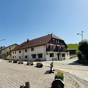 Auberge La Clea Bed & Breakfast La Pesse Exterior photo