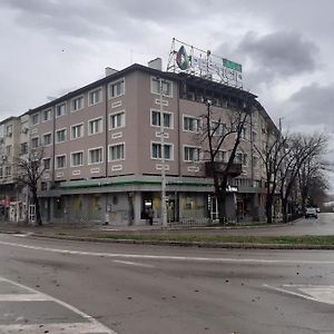 Роял Шумен Hotel Exterior photo