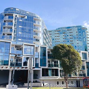 Arden Garden 2B2B1C Apartment By Goodlive Melbourne Exterior photo