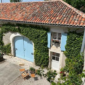 Le Logis De Lasteyrie Bed & Breakfast La Rochebeaucourt-et-Argentine Exterior photo