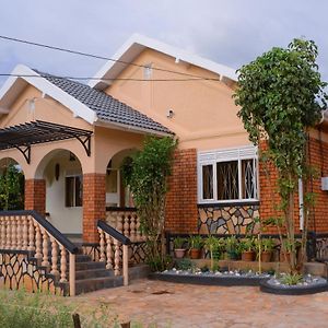 Acacia Nest Hotel Jinja Exterior photo