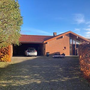 Vaerelse, Bad Og Toilet I Villa Naestved Exterior photo