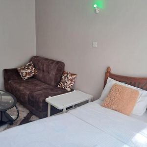 Classy Bnb Bed & Breakfast Nairobi Exterior photo