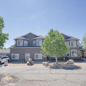 Castle Creek Manor Bed & Breakfast Grand Junction Exterior photo