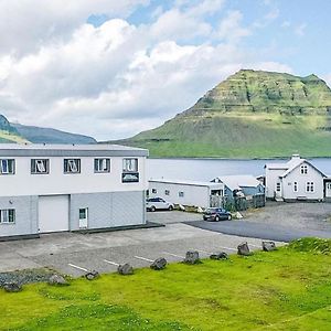 Stoeth Guesthouse And Apartments Grundarfjordur Exterior photo