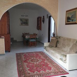 Casa Vacanza Anna Con Vista Balcone La Laguna ,Situata A 5 Minuti Dal Centro A Piedi Villa Sant'Antioco Exterior photo