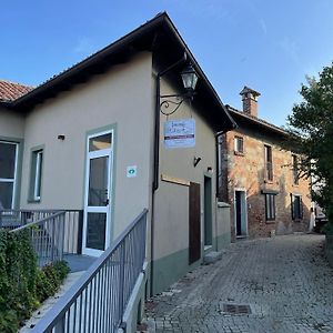 Locanda Della Rocca Di Camagna Hotel Camagna Monferrato Exterior photo