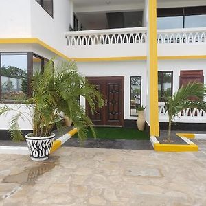 Casa Marabella A2 Aparthotel Diani Beach Exterior photo