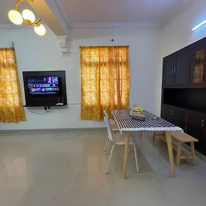 Lovely 2Bhk Near Hitech City Apartment Kondapur  Exterior photo