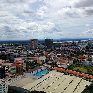 2-Bedroom Condo With City Skyline View Vientiane Exterior photo