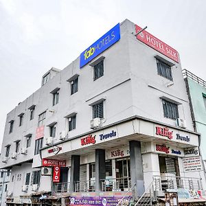 Fabexpress Silk Hotel Surat Exterior photo