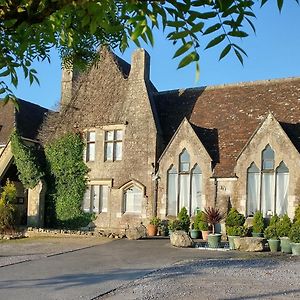 Schoolhouse Restaurant And Hotel Swindon Exterior photo