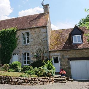 Beautiful 6-Bed Beautiful Farmhouse With Pool Villa Saint-Sauveur-de-Carrouges Exterior photo