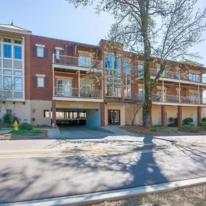 Oxford The Balcony On North Lamar Apartment Exterior photo