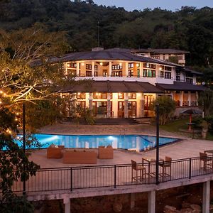 Indra Manel Family Holiday Resort Kandy Exterior photo