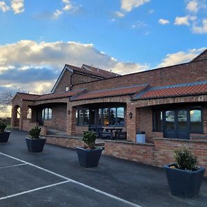 The White Horse Lodge Hotel Thirsk Exterior photo