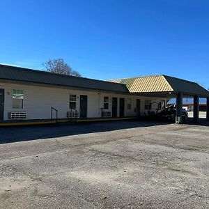 Sparta Seven Motel By Oyo Near Milledgeville Exterior photo