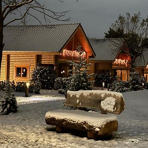 Boomstamhuis High Chaparral Hotel Oirsbeek Exterior photo