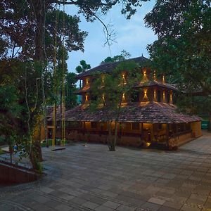 Malabar Kovilakam Hotel Malappuram Exterior photo