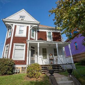 Step Back In Time Charming Victorian With Modern Amenities Apartment Homestead Exterior photo