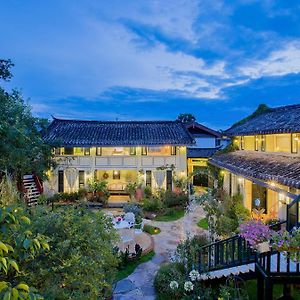 Rose Garden Lijiang Hotel Lijiang  Exterior photo