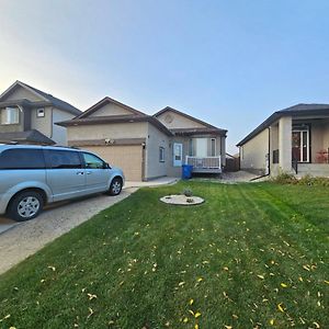 Home Winnipeg Exterior photo